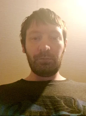 English men looking for love