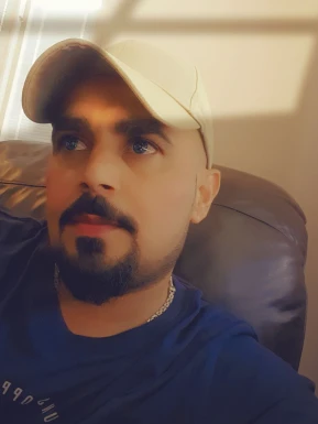 English men looking for love