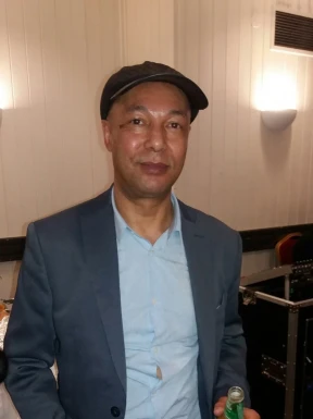 English men looking for love