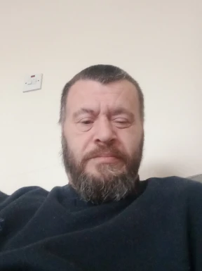 English men looking for love