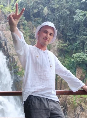 Foreign men for dating